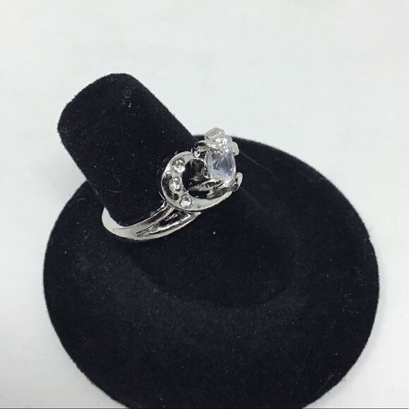 1 ct. CZ Heart Setting Fashion Ring (H15) - Picture 4 of 5